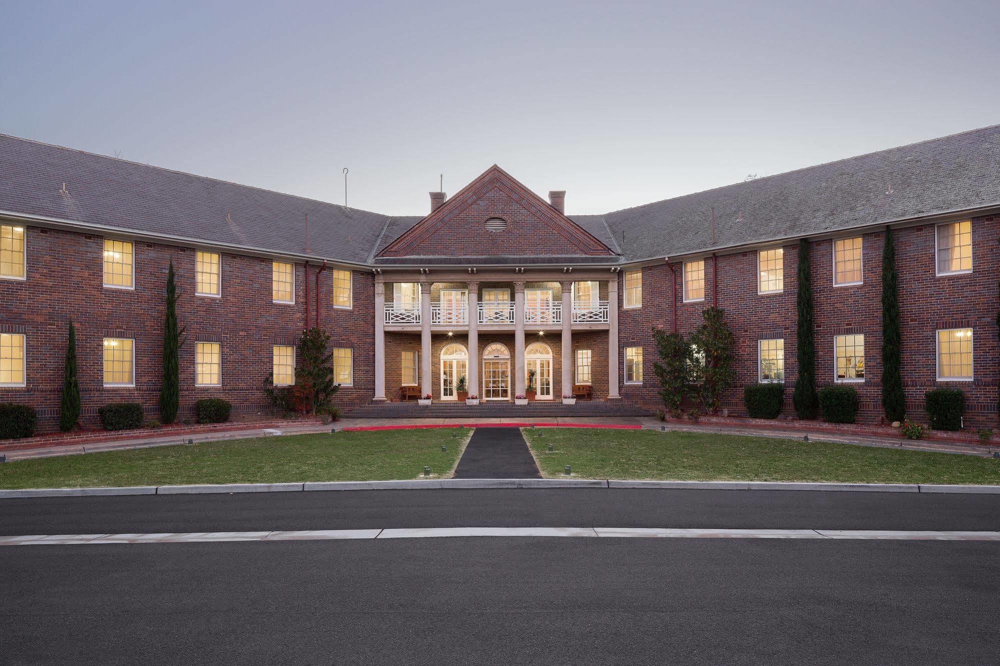 Brassey Hotel - Managed By Doma Hotels Canberra Buitenkant foto